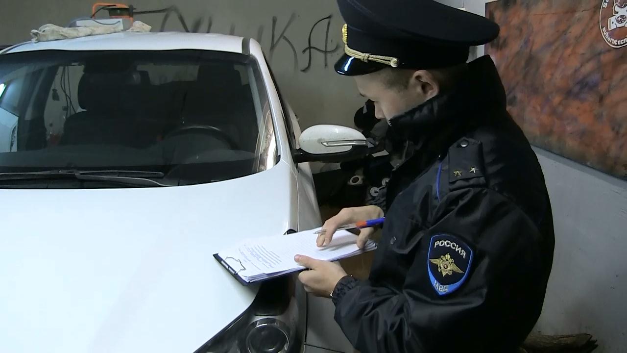 В Екатеринбурге поймали банду автоугонщиков В Екатеринбурге поймали банду автоугонщиков