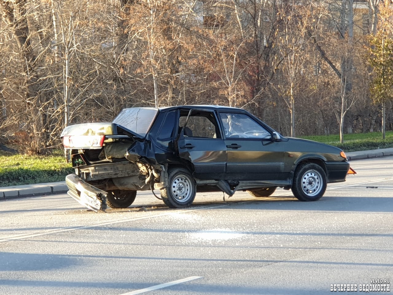 В Екатеринбурге на Восточной расхлестались две легковушки