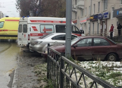 В Екатеринбурге на банк «Открытие» совершен вооруженный налет. Погиб один человек