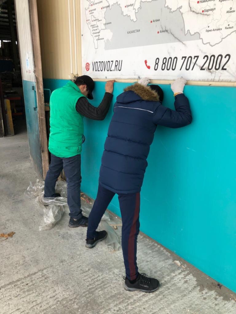 В Екатеринбурге сотрудники ФСБ и ОЭБиПК изъяли оптовую партию контрафактных сигарет В Екатеринбурге сотрудники ФСБ и ОЭБиПК изъяли оптовую партию контрафактных сигарет