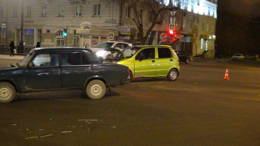 Две малолитражки столкнулись в центре Екатеринбурга