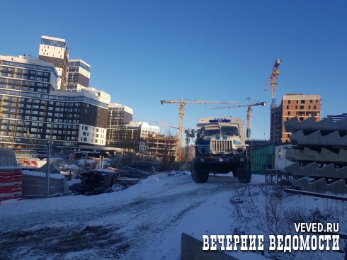 Оперативники ФСБ задержали 30 мигрантов на стройплощадке элитного ЖК в Екатеринбурге