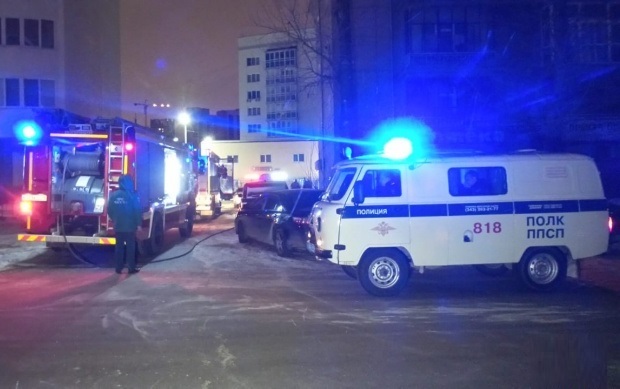 Ночью в Екатеринбурге сгорел элитный внедорожник