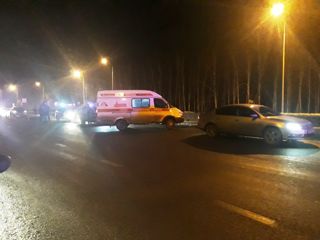 На Полевском тракте «Тойота Камри» насмерть сбила мужчину на пешеходном переходе 