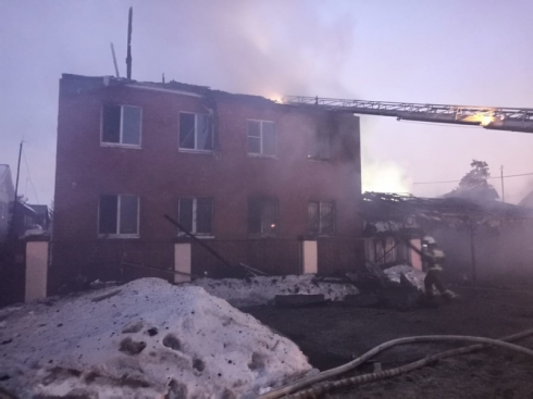 В Екатеринбурге сгорел реабилитационный центр, площадь горения составила 300 «квадратов»