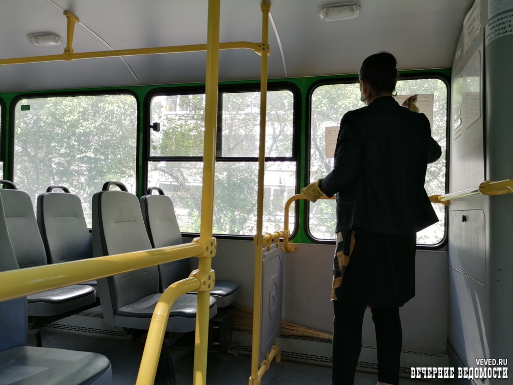 Инспекторы ГИБДД под видом пассажиров проверили маршрутки в Екатеринбурге (ФОТО) Инспекторы ГИБДД под видом пассажиров проверили маршрутки в Екатеринбурге (ФОТО)
