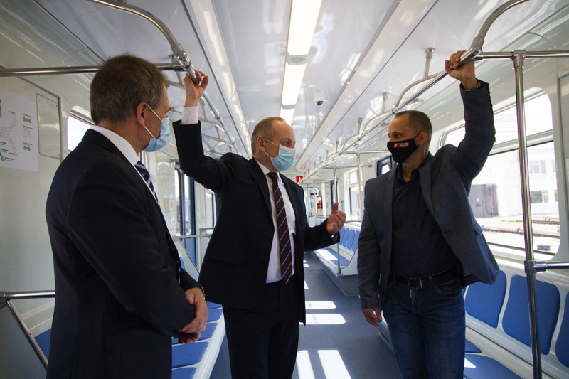В Екатеринбурге вышли на линию обновленные составы метро В Екатеринбурге вышли на линию обновленные составы метро