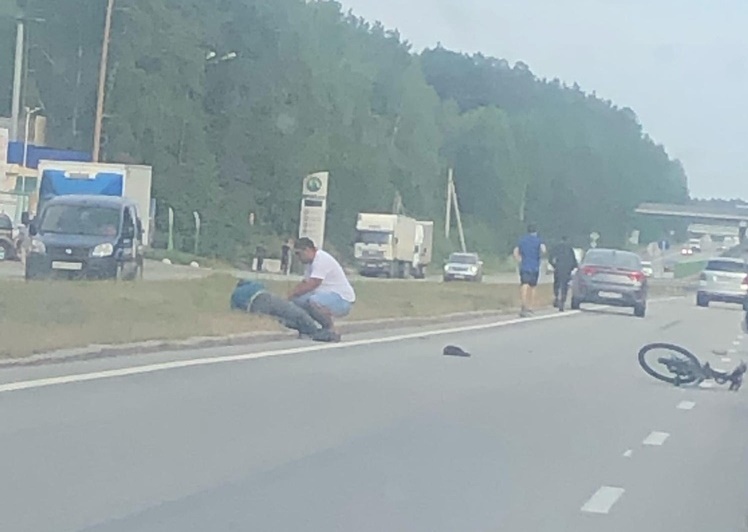 В Екатеринбурге сбили велосипедиста