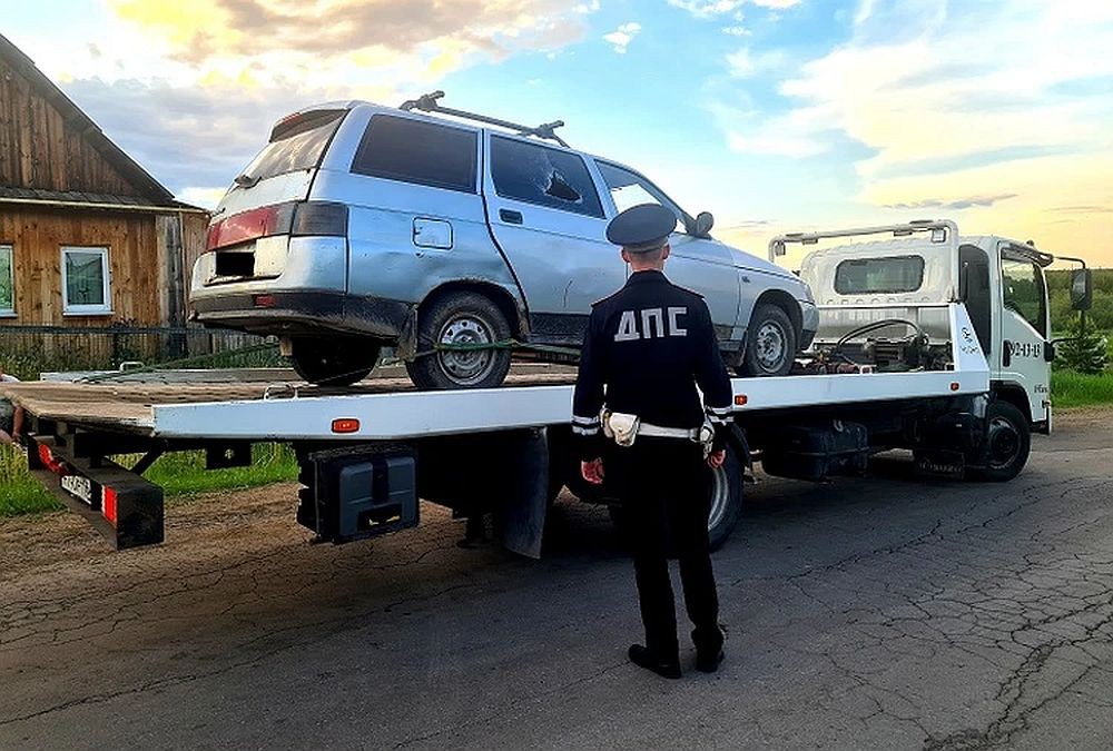 Женщина без прав сбила под Нижним Тагилом двух мальчиков